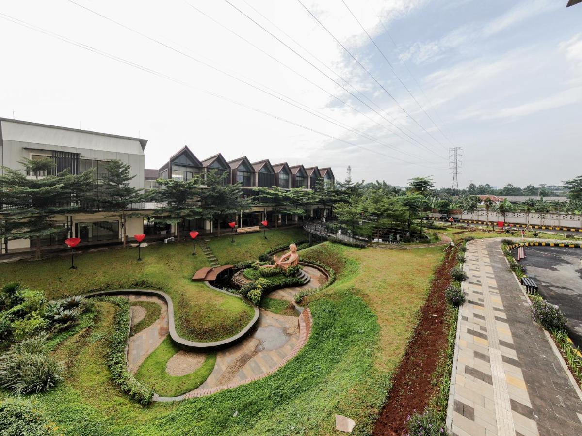 Stay G Royal Sentul Park By Grandhika Kedungmanggu Экстерьер фото